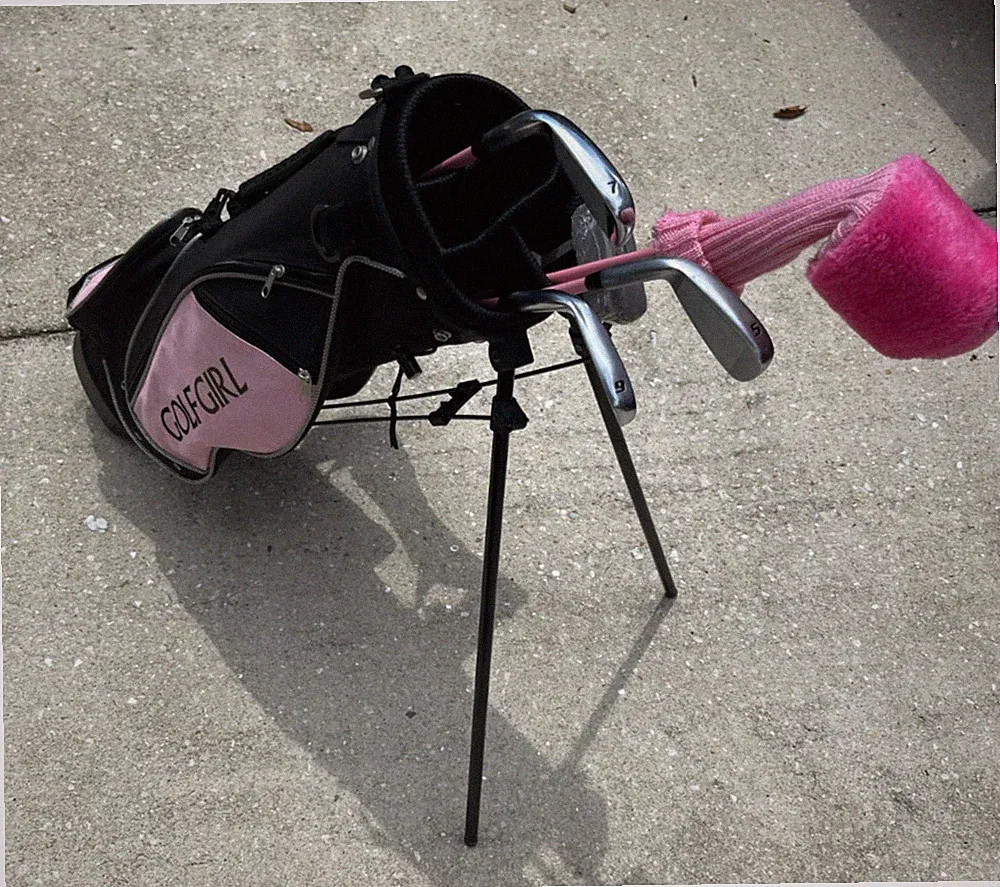 Golf Girl Junior Tour Golf Club 5 Pc. Set 3 Wood 5 7 9 Irons Putter RH Bag Pink
