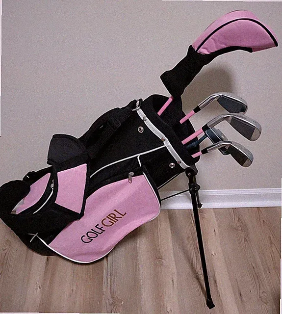 Golf Girl Junior Tour Golf Club 5 Pc. Set 3 Wood 5 7 9 Irons Putter RH Bag Pink