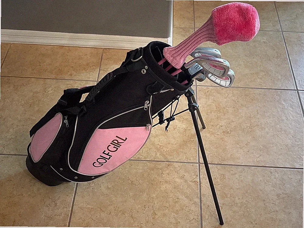 Golf Girl LH Junior 5pc Set w/bag/balls/rain hood Height 46-50”