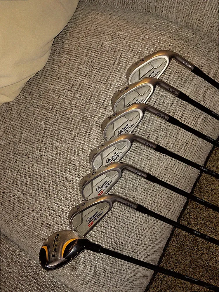 Gorgeous Mizuno TC29 Midsize irons set plus hybrid. Very nice e