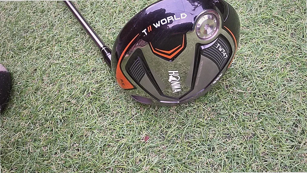 Honma 9.5 Tour World TW747 Driver W/ 50g Stiff Regular Flex Shaft
