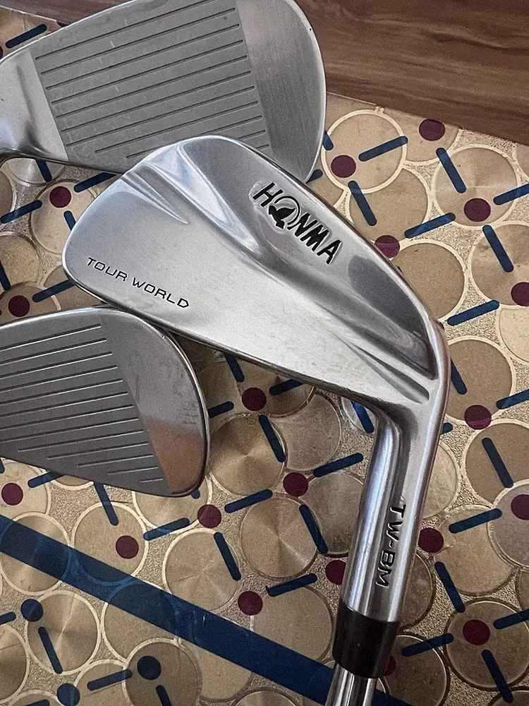 HONMA TOUR WORLD TW-BM 4-10 KBS TOUR FLT 120g STIFF FLEX TOTAL 7 CLUBS