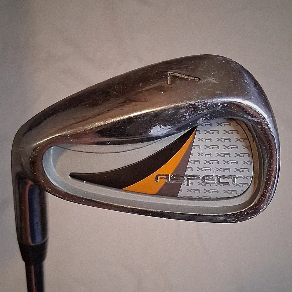 Intech Aspect XR Left-Handed 7-Iron Golf Iron Club Steel Shaft Silver/Black