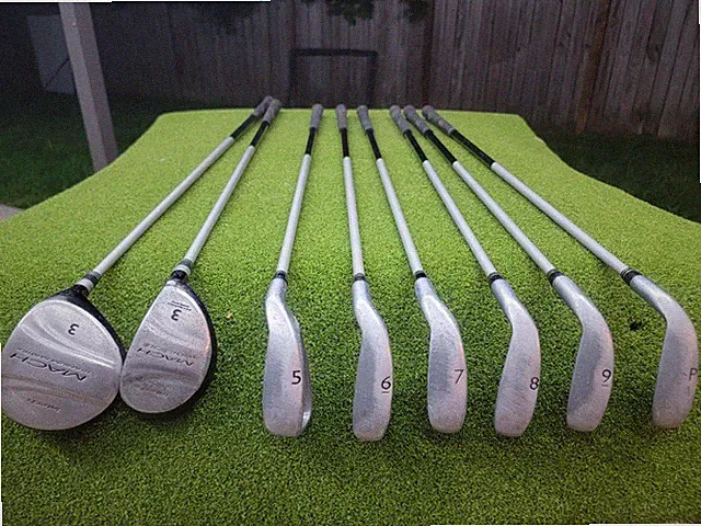 Intech Mach Wide Sole Tour Cast 5-PW, 3H & 3W/Interm.Flex Graphite Shaft/RH