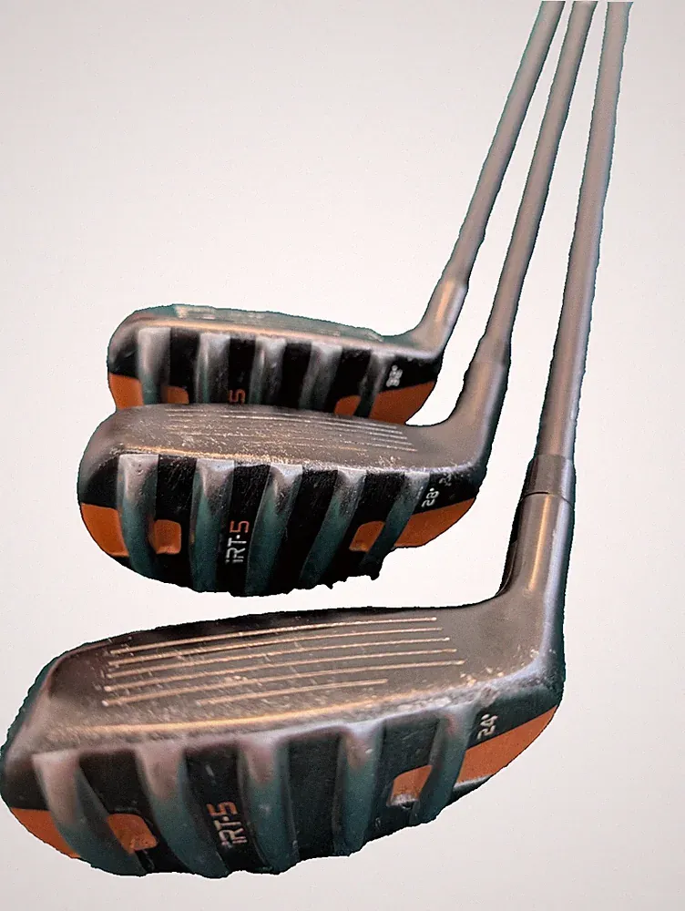 iRT-5 Hybrid Set 24° 28° 32° RH Regular Flex Graphite w/ Headcovers