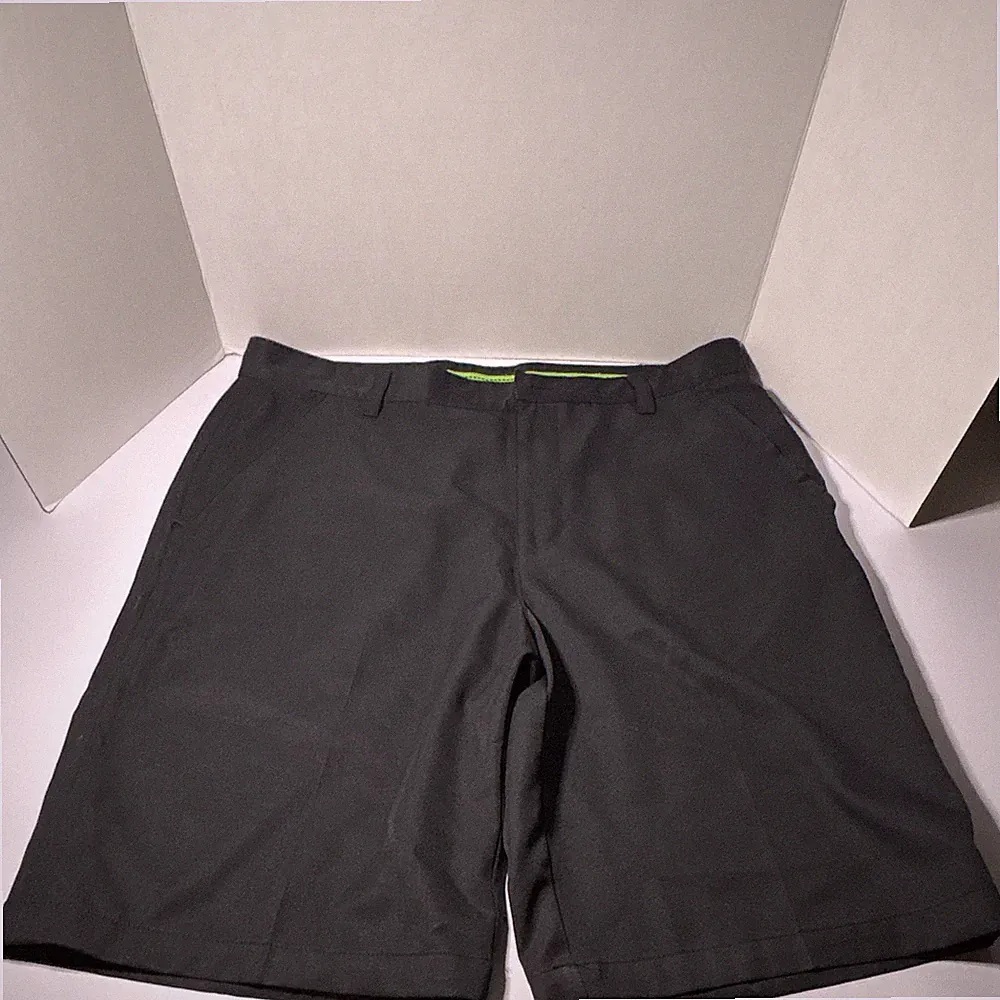 IZOD Men's Black Polyester Chino Golf Shorts Flat Front Zip Slash Pockets