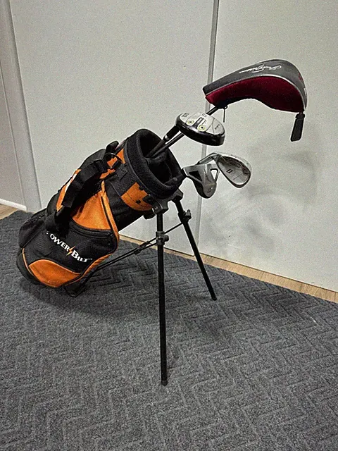 Junior Golf Set w/ Nicklaus Clubs & Powerbilt Bag - 4 Clubs - LH - Driver = 33"