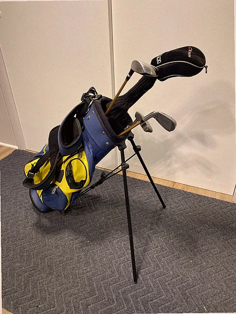 Junior Golf Set w/ Powerbilt Clubs & Dunlop Stand Bag 5 Clubs RH Driver = 38.5"