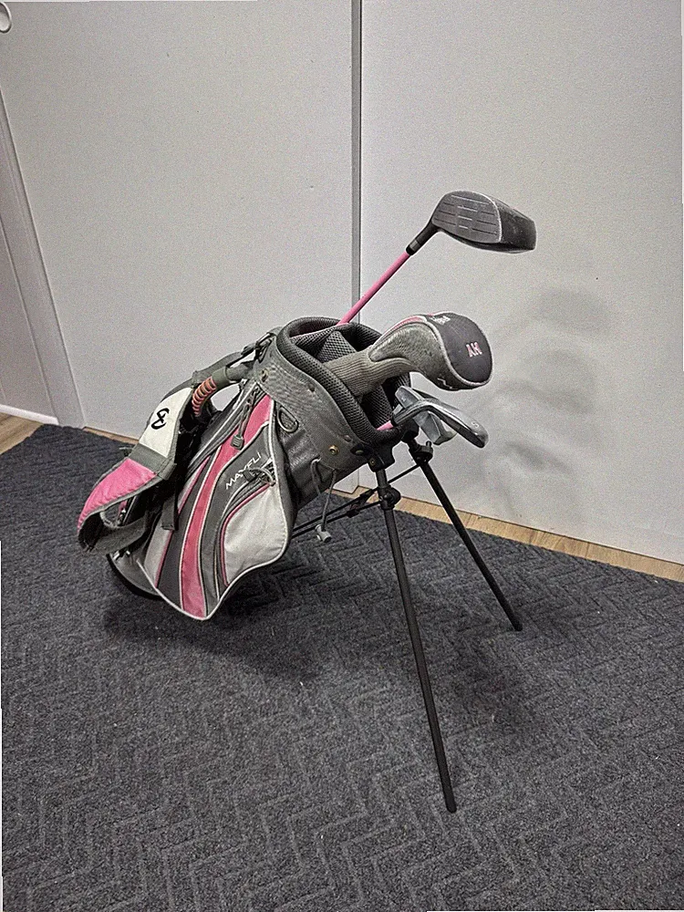 Junior Maxfli REV 2 Girl's Golf Set w/ Stand Bag - 5 Clubs - RH - Driver = 33.5"