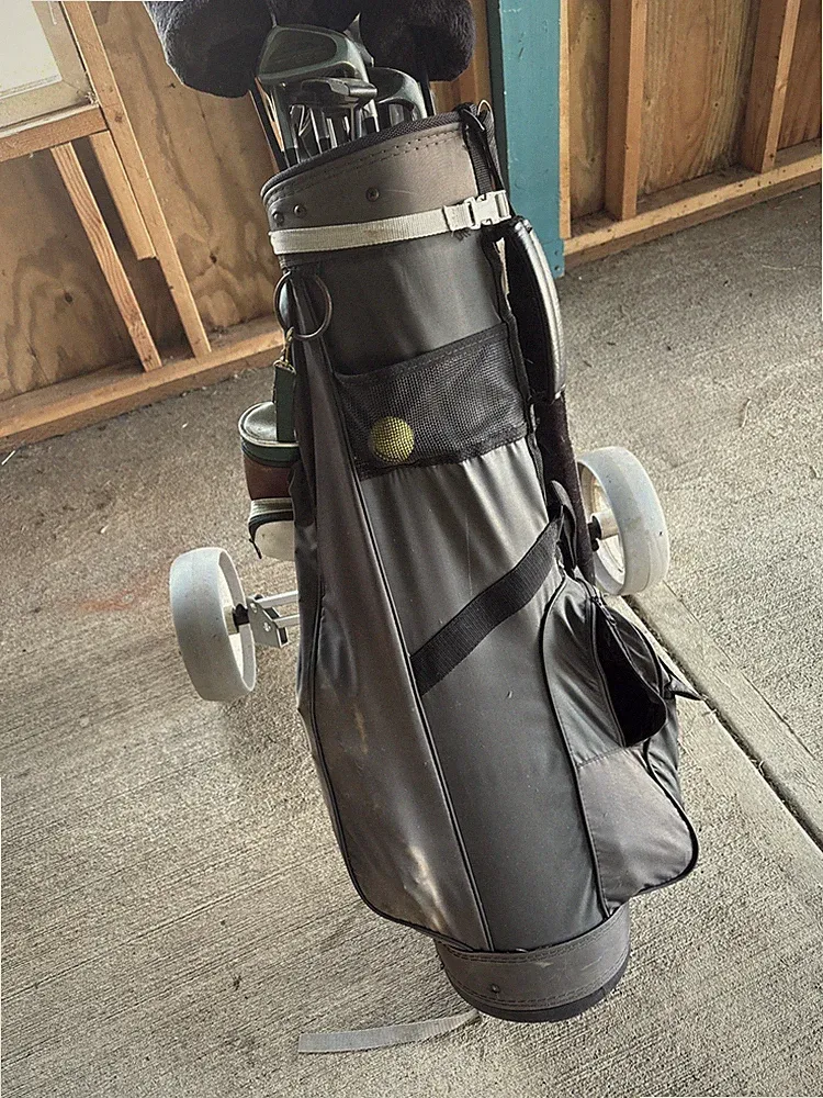 Kunnan Golf Clubs with Pro Light Bag
