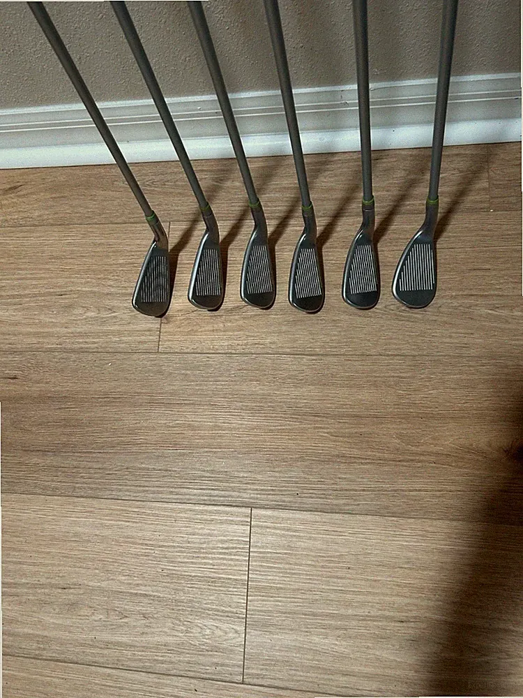 Ladies/Women Cobra AMP Green Iron Set (6-PW+SW) Graphite Very Good (RH)