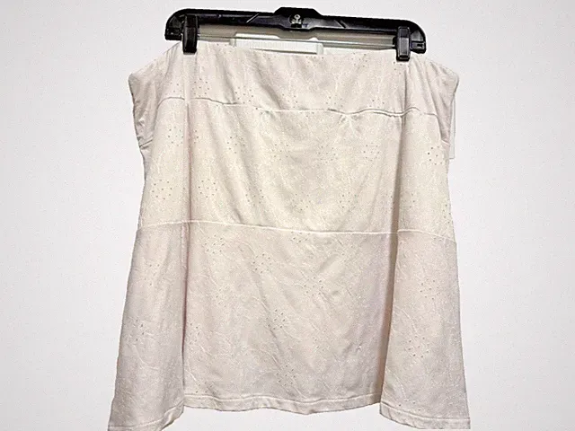 Lady Hagen white XXL skort, 17", pretty lace-like, Excellent Condition