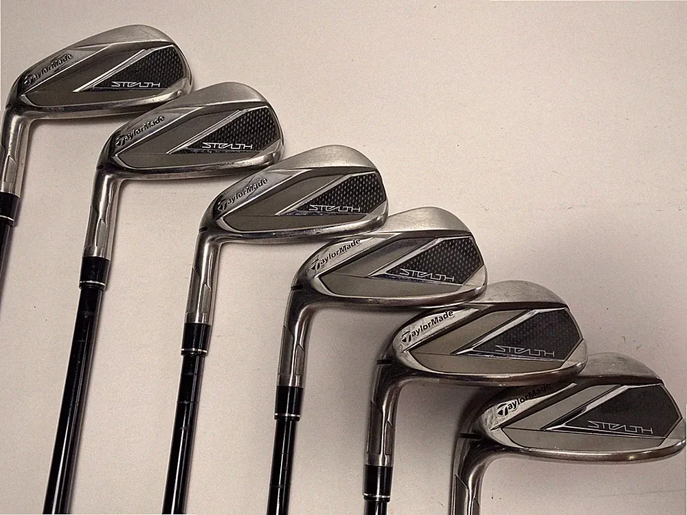 LEFTY TaylorMade Stealth Iron Set 5-PW Fujikura Ventus Red 6R Regular LH