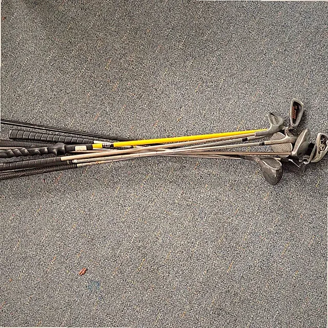 Lot of 8 used golf clubs (mixed brands)