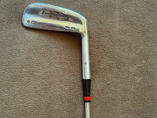 MacGregor Beverly Hanson Classic #10 Putter Reg. 460 Steel Step Down Shaft