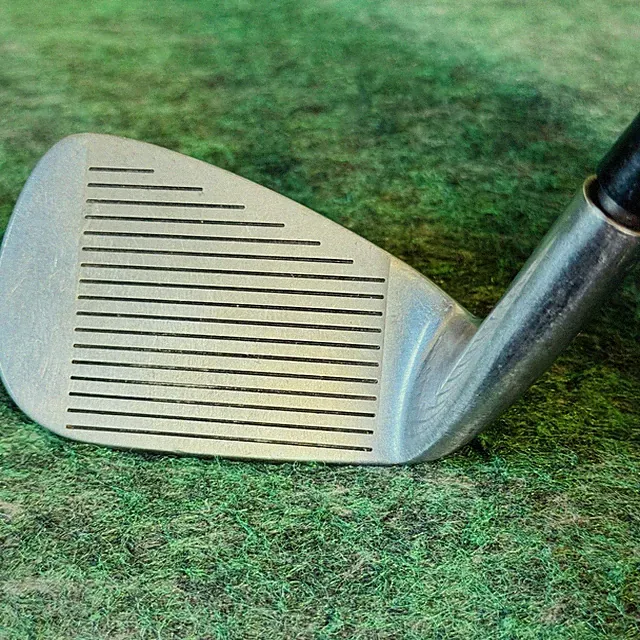 MacGregor Master 9 Iron RH Med Firm 100% Graphite Low Flex Point Golf Club Mens