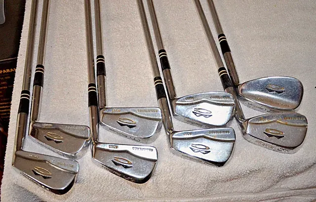 MacGregor MC Registered A060 2-PW Irons Matching Serials RH Aluminum Shaft Vtg