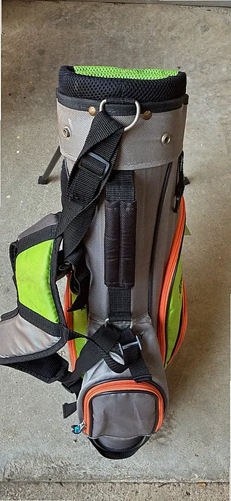 MacGregor Tourney MT Junior golf club set with standing bag