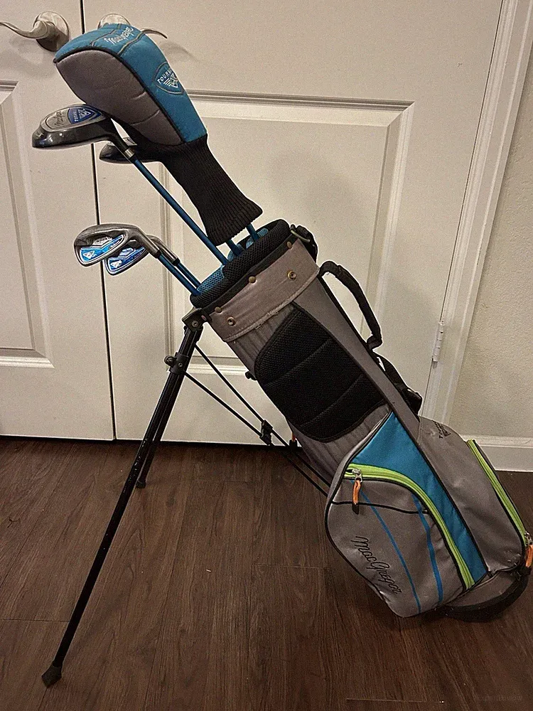 MacGregor Tourney MT Junior Golf Set RH Size 3 54-61” 5 Clubs Stand Bag