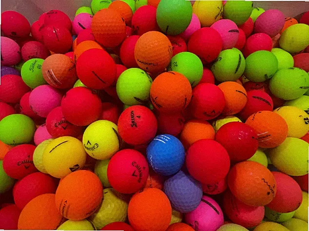 Matte Mix Brands 100 Count Golf Balls – Matte Colors – Good/Near Mint/Mint