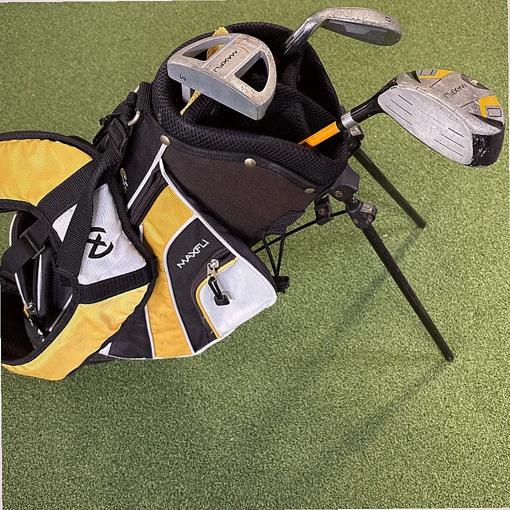 Maxfli Rev 1 Youth Golf Bag Stand & Clubs Driver, 9 Iron and Putter RH Read
