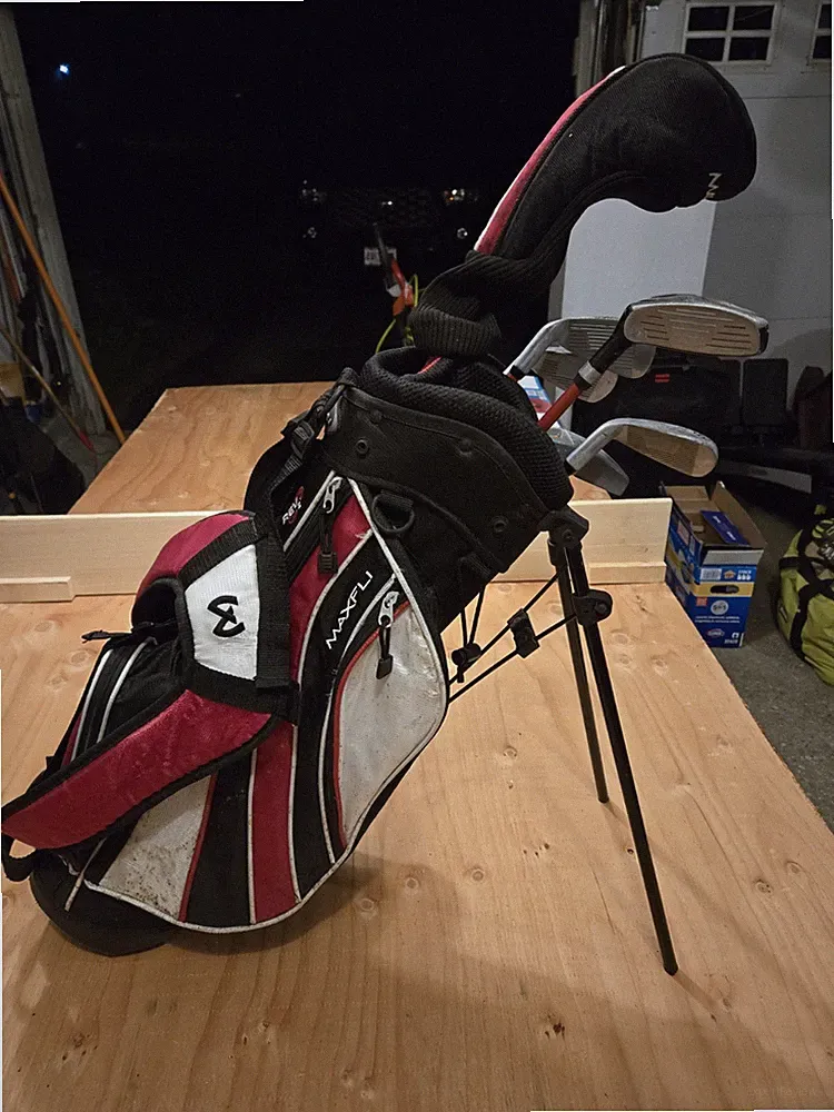 MAXFLI REV2 6-Club Golf Set Driver Hybrid Irons Putter Stand Bag Headcover