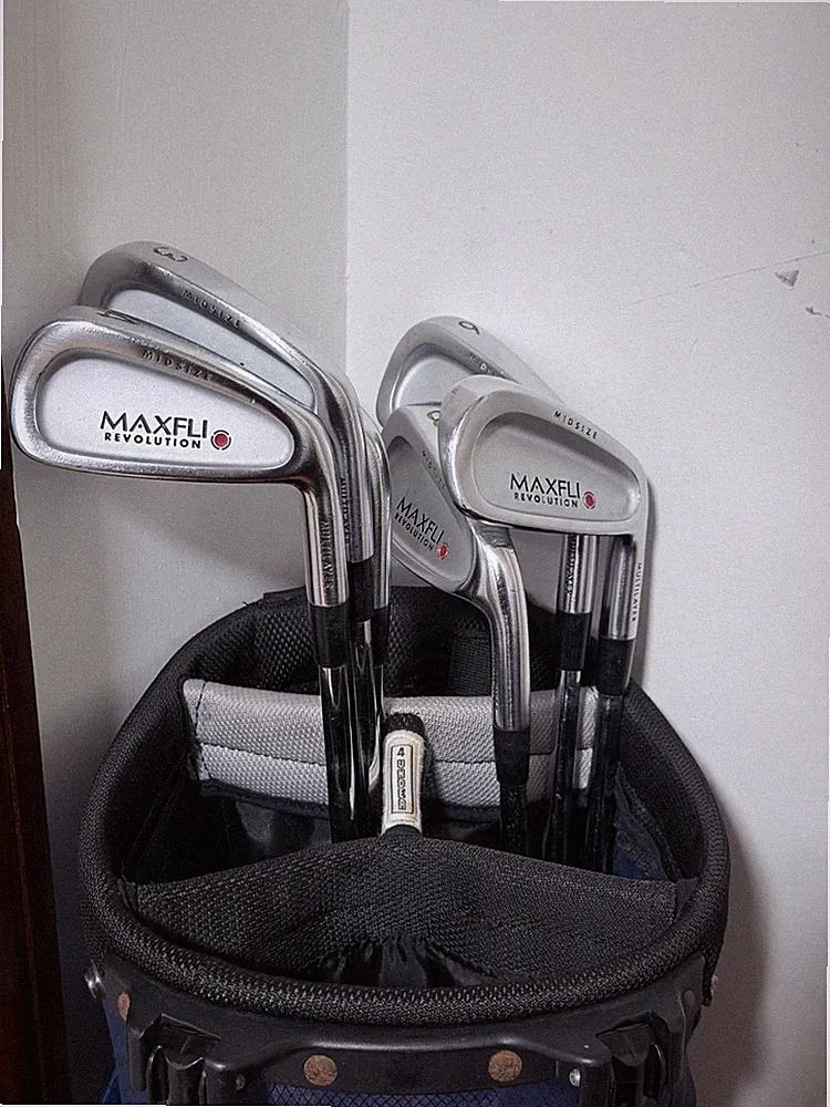 Maxfli Revolution 3-8 Iron Set W/ PING 4 Under 4 Compartment Golf Bag