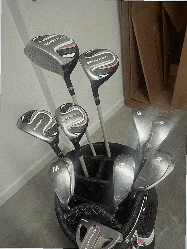 Maxfli Revolution women’s Full Set Driver 3 Wood 4&5 Hybrid 6-PW Putter Bag