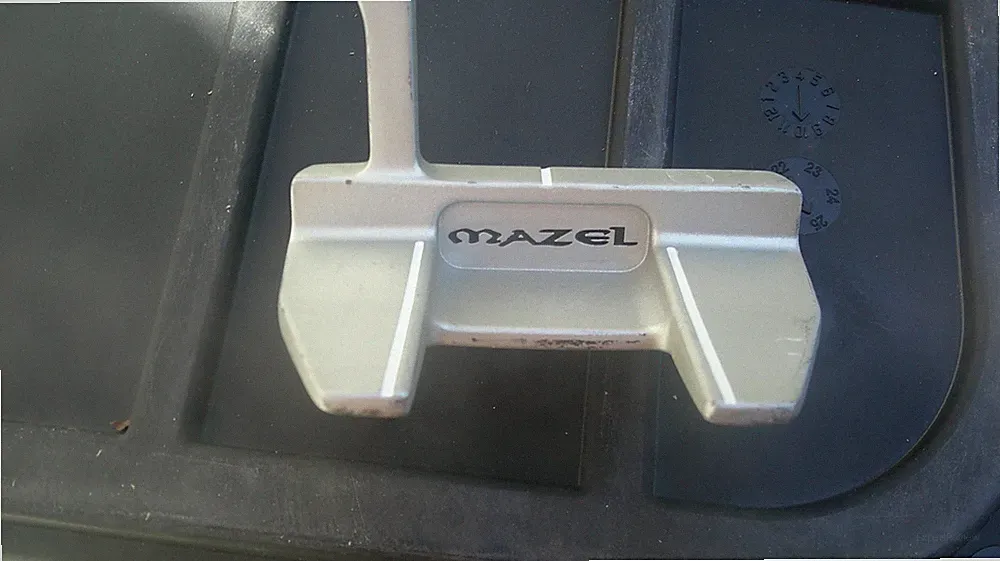 MAZEL Putter ... right handed .... 34" ... cheap shipping