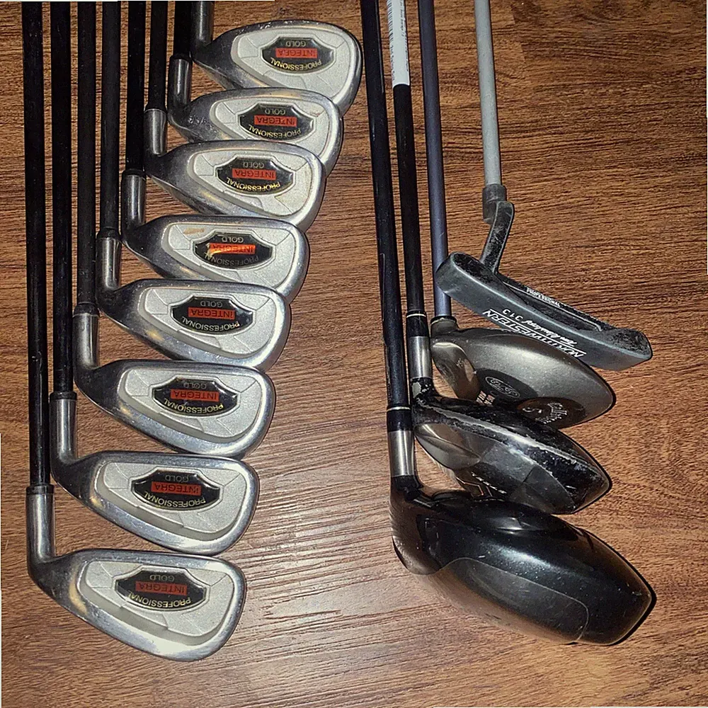 Men’s RH Complete Beginner Golf Club Set - Taylormade Driver, Integra Irons