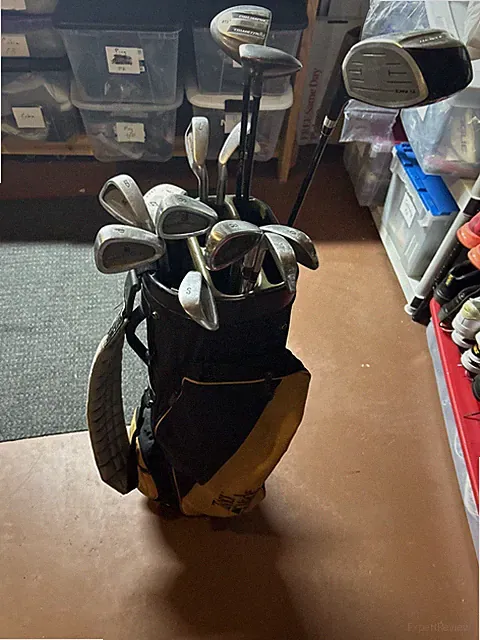 Men’s RH Starter Set Golf Clubs w/ Taylormade Cart Bag, Balls, Tees