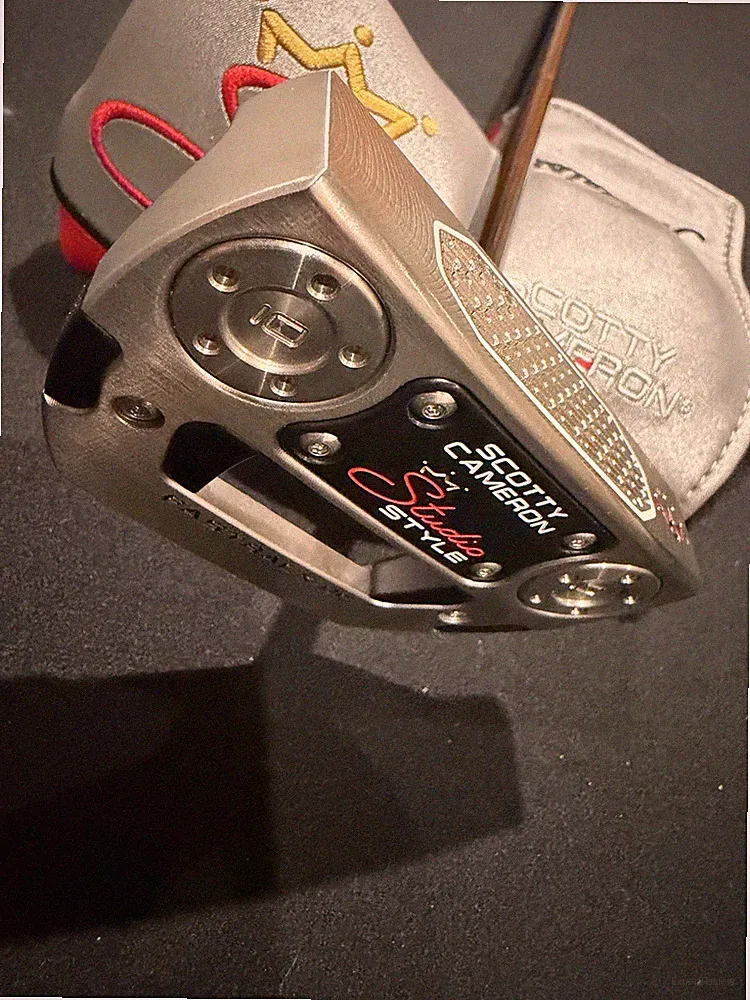 Mint Scotty Cameron Studio Style Fastback OC Putter, 35", Standard, Cover