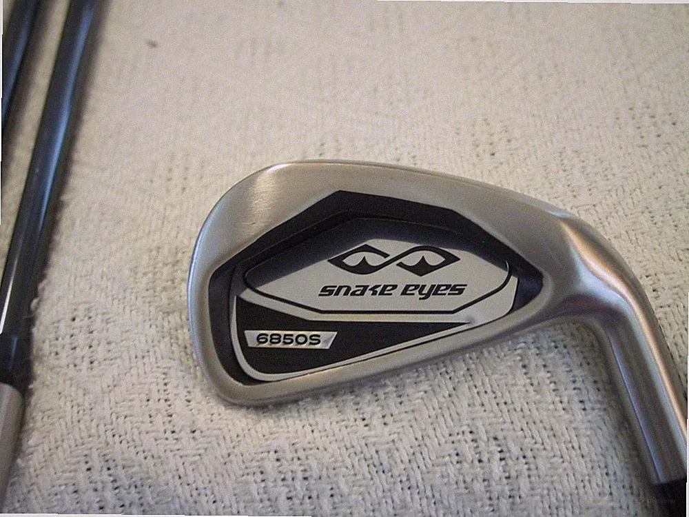 MINT Snake Eyes 685OS 4-PW Factory Senior Graph F2 Free Golf Balls Ships $28.00