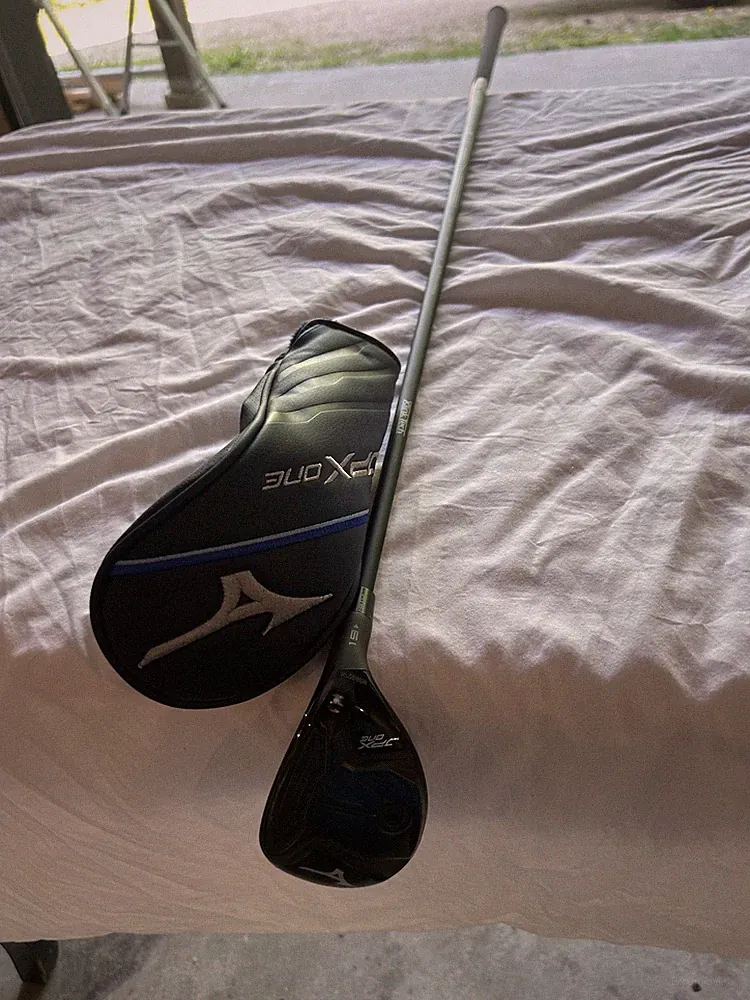 Mizuno JPX 900 4H Hybrid 19° Regular Flex Graphite Right-Handed w/ Headcover