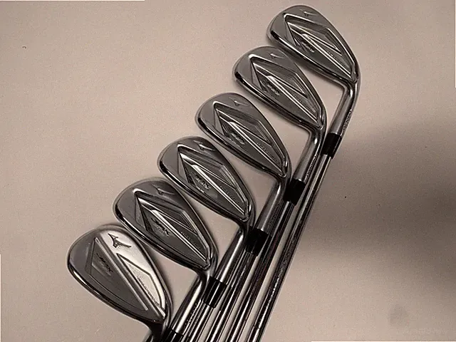 Mizuno JPX 923 Hot Metal Iron Set 6-PW+GW KBS Tour Lite Stiff RH Midsize Grips