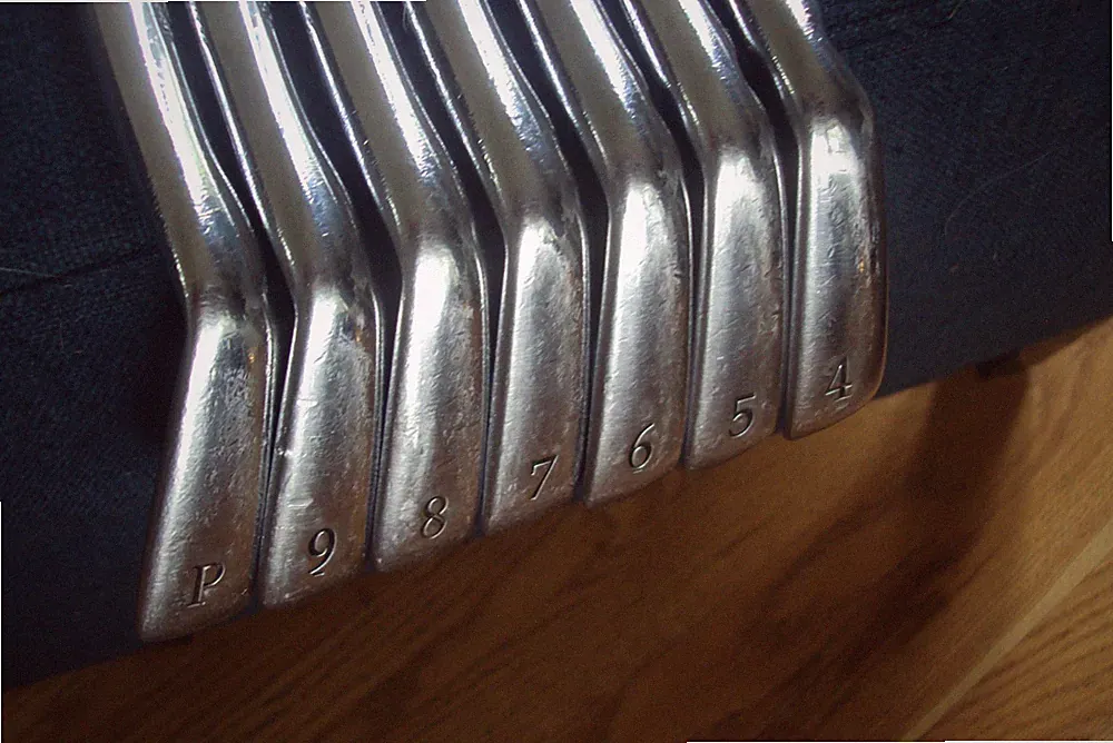 Mizuno MP-5 Forged irons 4-PW Dynamic Gold S300 steel std length