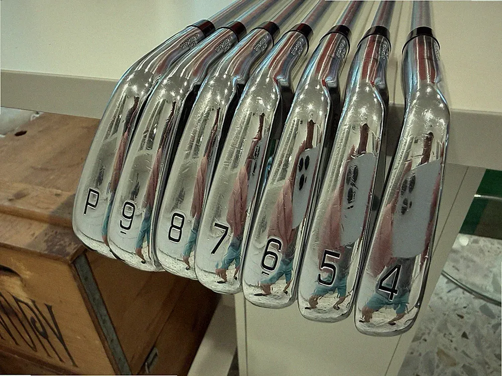 Mizuno Pro 221 4-PW, Project X IO 110g 6.0 Steel, D3, +1/2”, Z Grip Align