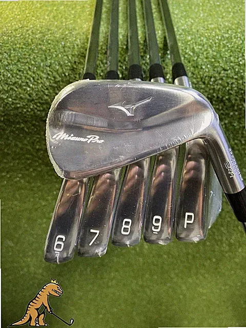 New Mizuno Pro 241 Iron Set 5-PW Dynamic Gold 120g S200 Stiff Flex Steel