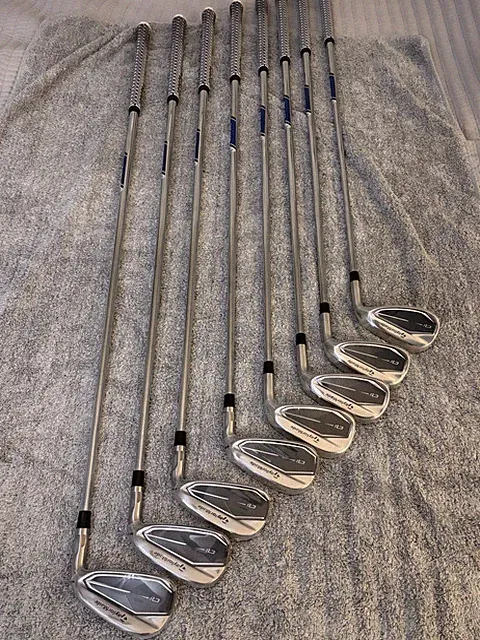 TaylorMade Qi Iron Set 5-PW-AW-SW