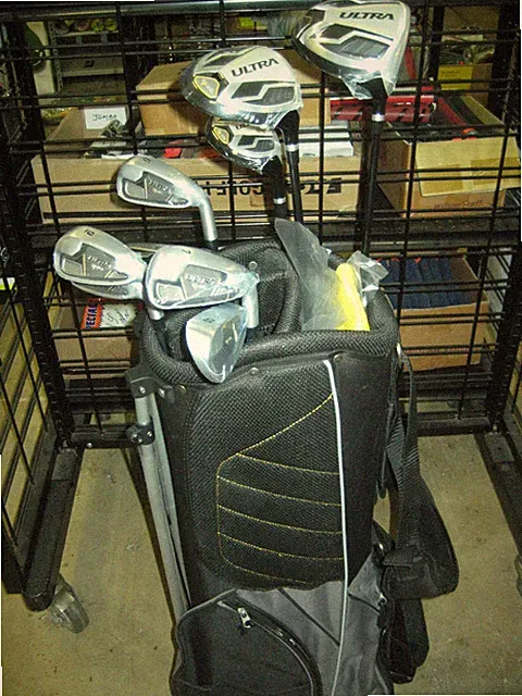 NEW Wilson Ultra Plus Package set woods / hybrid / irons /putter/Stand Mens RH