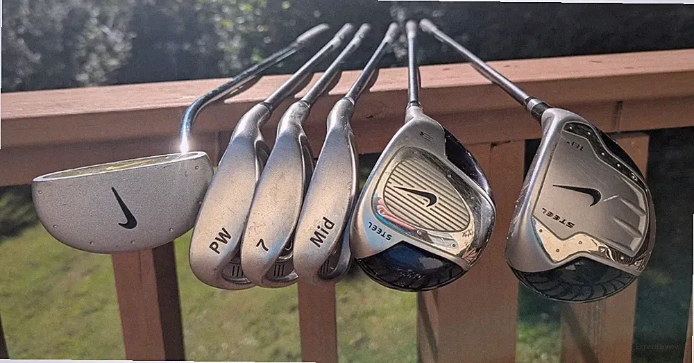 Nike Junior Youth Golf Club Set RH 22° Driver 3 Wood 7 Iron Mid Iron PW Putter