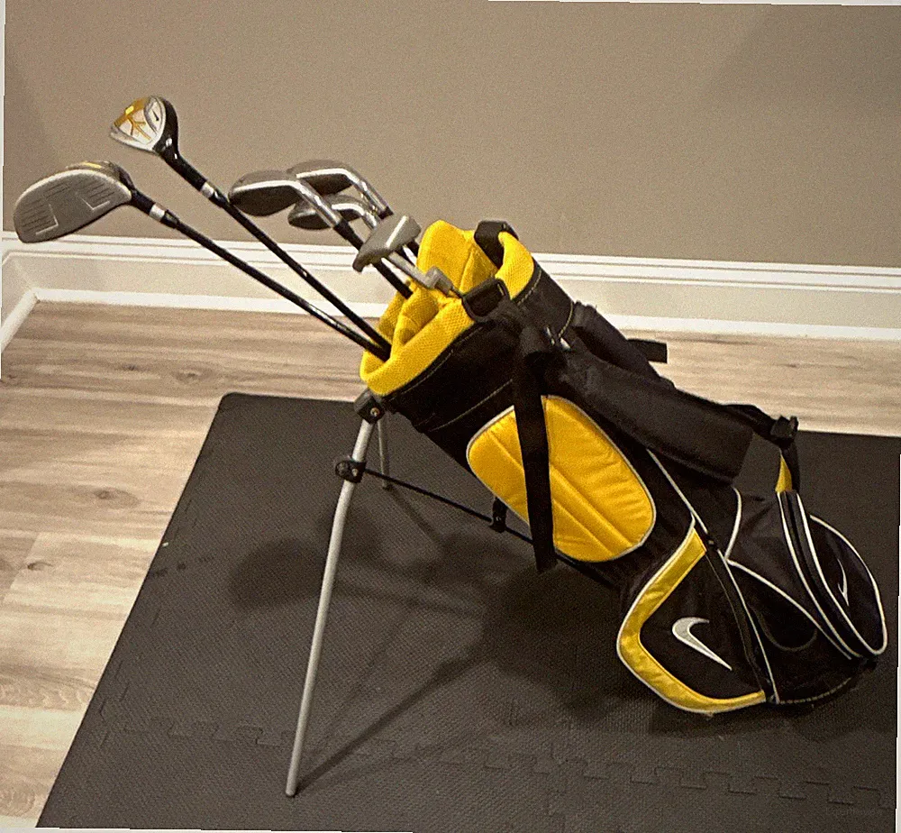 Nike Machspeed Jr. Junior Stand Golf Bag Black/Yellow w/ 7 Club Set