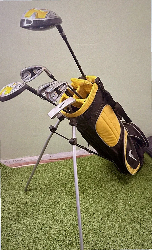 Nike SQ Machspeed Jr. 6 Piece Golf Set - Driver, 4 Wood, 7, 9, SW , & Putter RH