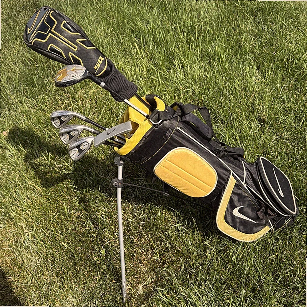 Nike SQ MachSpeed Jr. RH 6 Piece Golf Set 2 Driver , 3 Irons, Putter & Golf Bag