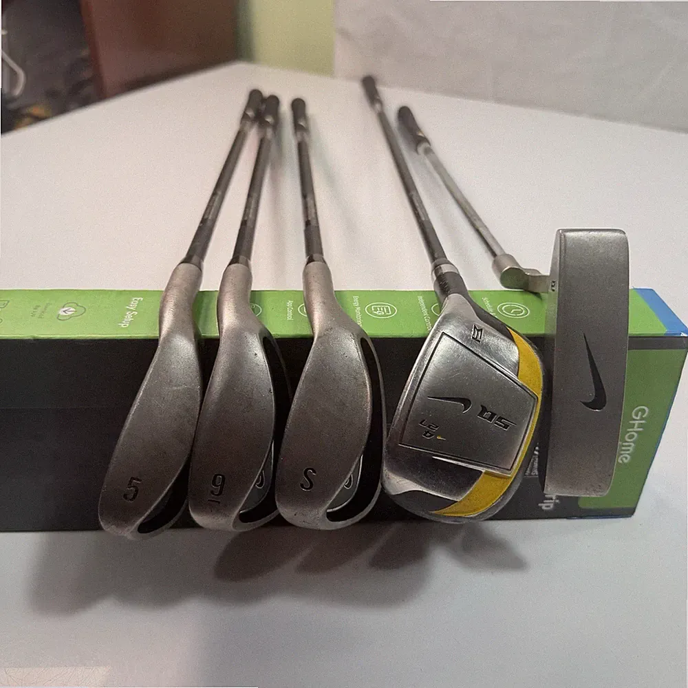 Nike Tiger Woods Junior Golf Clubs SQ 4/27* Degree , SW, VR Iron 5,9 And Putter