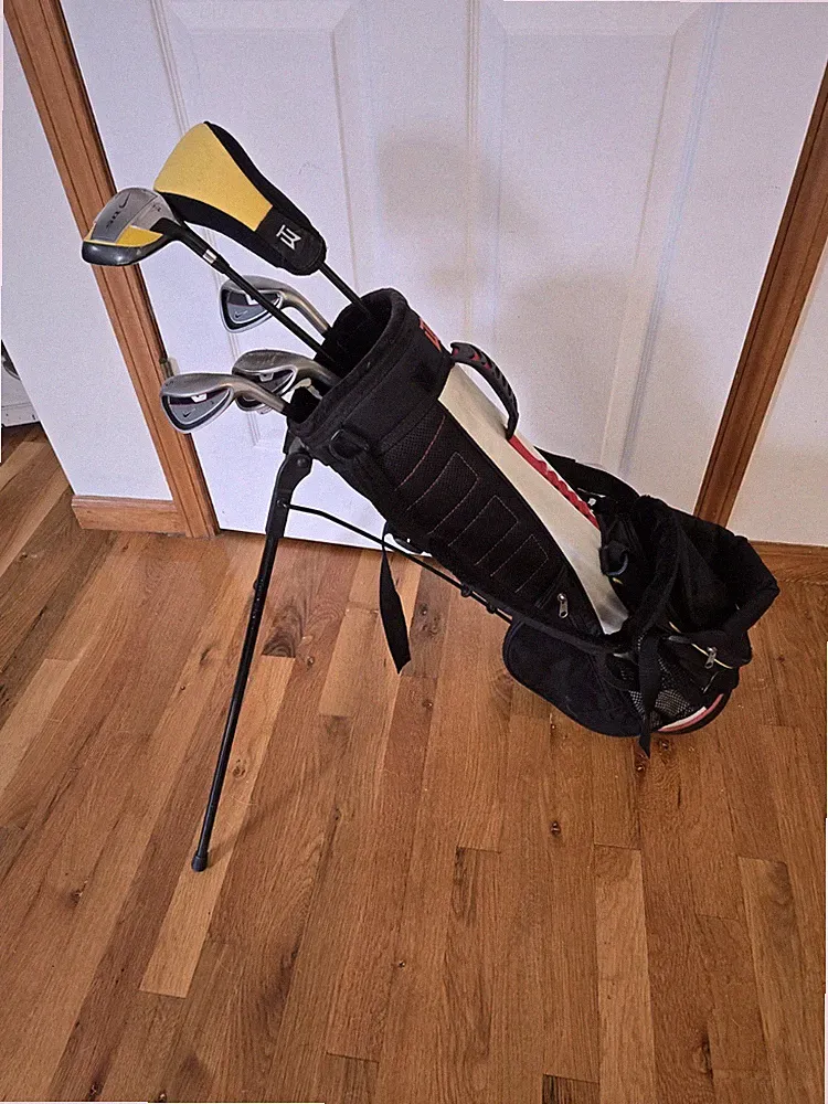 Nike Tiger Woods Youth Golf Club Set Right Handed SQ Orlimar Putter w/ Bag