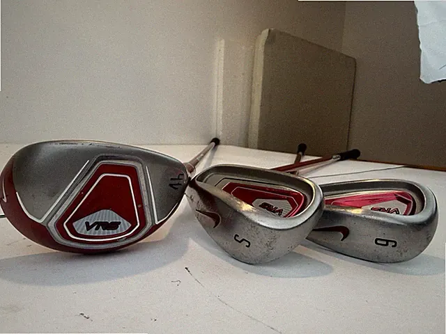 Nike VRS Junior Right Handed Partial Golf Clubs 3 Clubs 4h - 9I - SW Jr Clubs