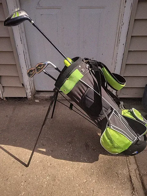Nitro Crossfire RH Unisex Junior Golf Club Set 7,9 Hybrid + Bag