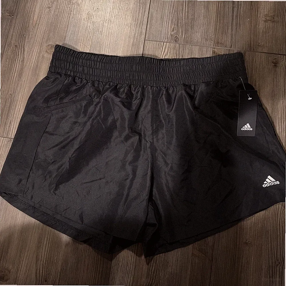 NWT Adidas Golf Shorts Womens Size XL Lightweight High Waisted $40 retail