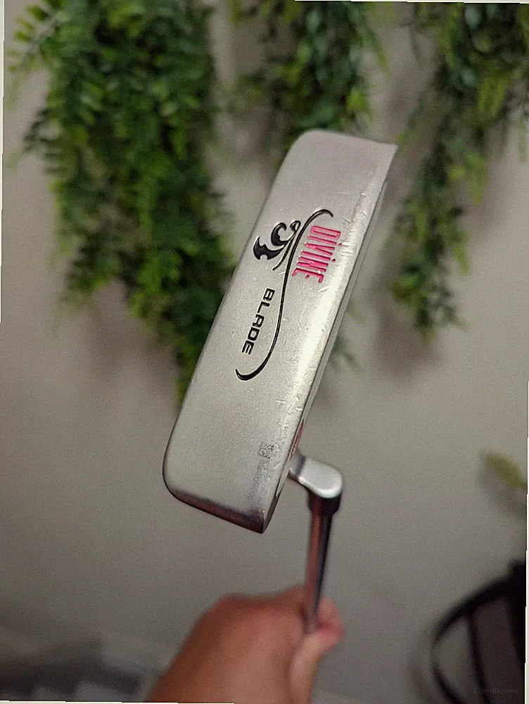 Odyssey DIVINE BLADE Women's Putter Golf Club ⛳ NEW Grip!! 32"